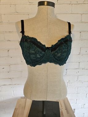 Victoria’s Secret Dream Angels Push Up Without Padding Bra Emerald Green 36D